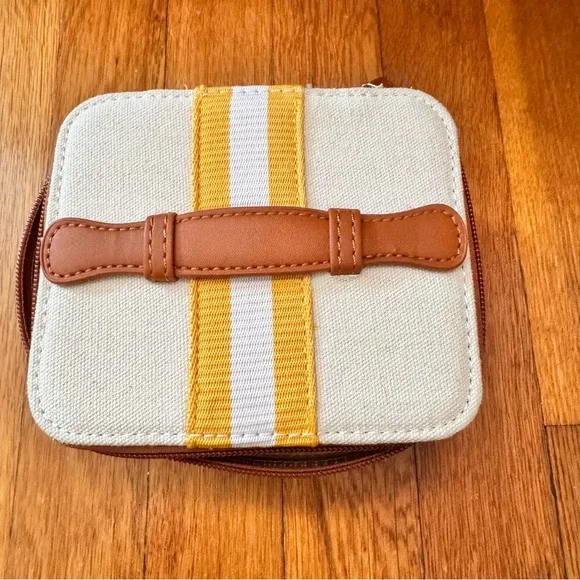 Johnny Was set of 2 Tote Bags - Picture 6 of 9